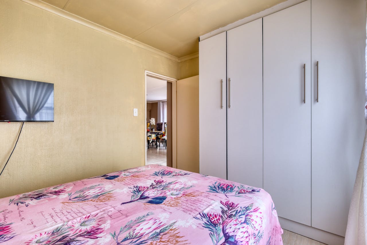 3 BHK Unfurnished Apartment Standard Cleaning - Image 2