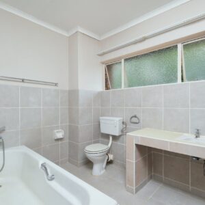 Deep Cleaning (4 Bathrooms)