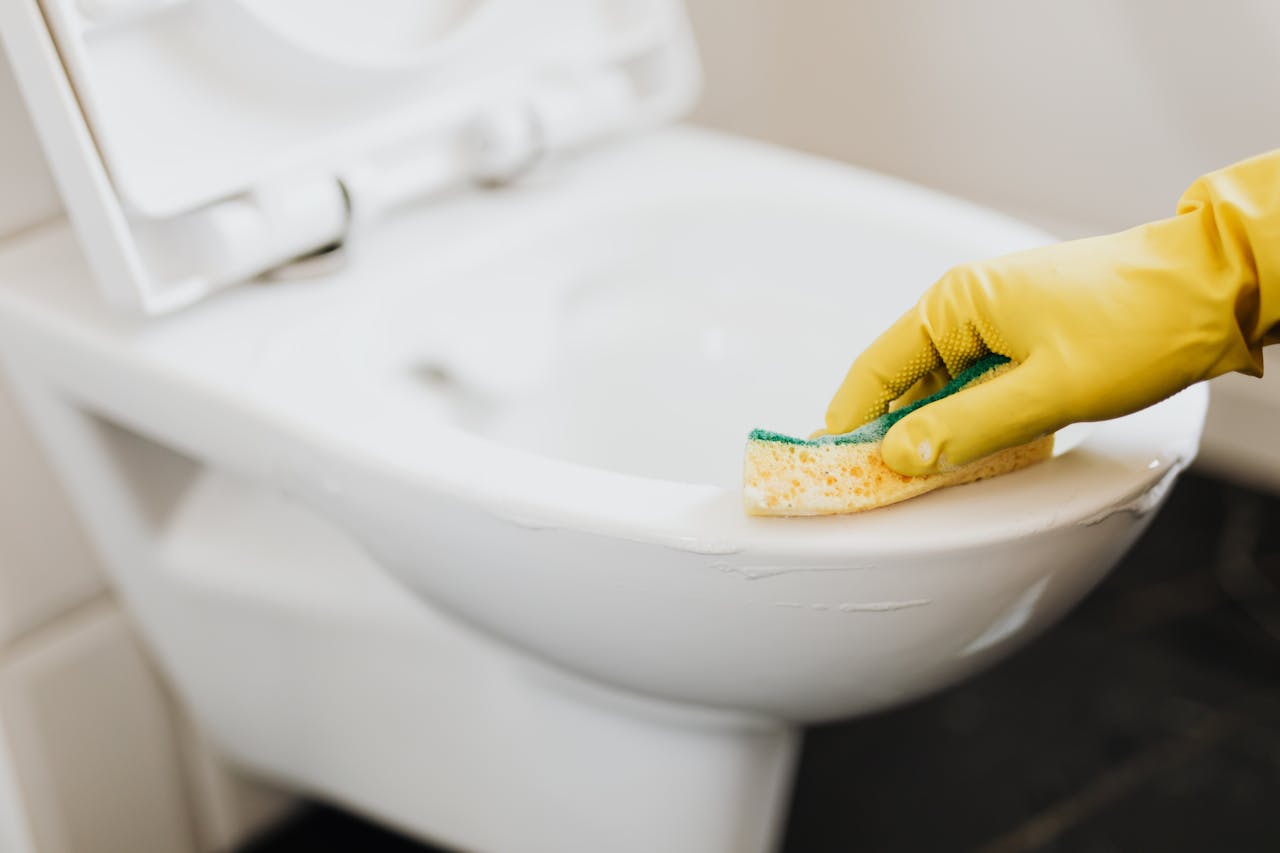 Deep Cleaning (2 Bathrooms)