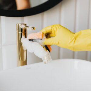 Deep Cleaning (3 Bathrooms)